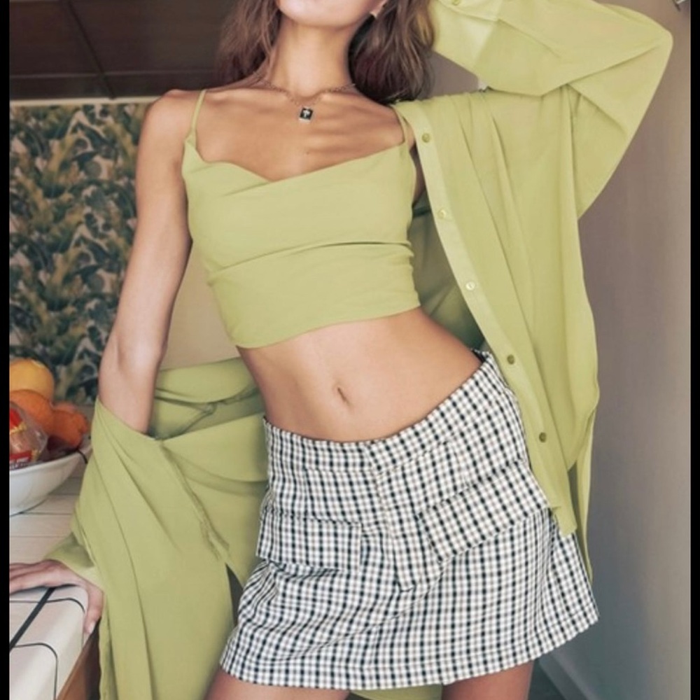 Chic Lime Green Sheer Blouse Set - Picture 5 of 14